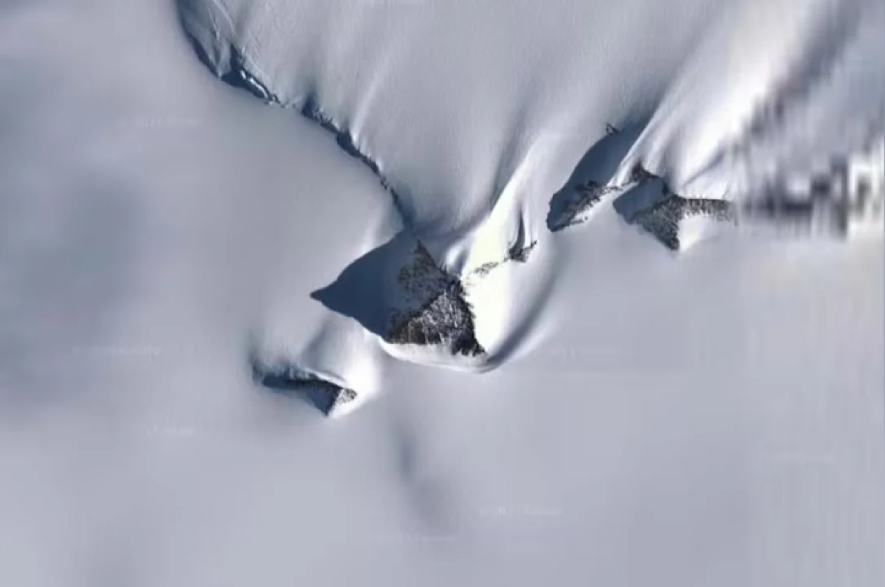 Las "pirámides antárticas" vistas desde el aire. Foto: NA.