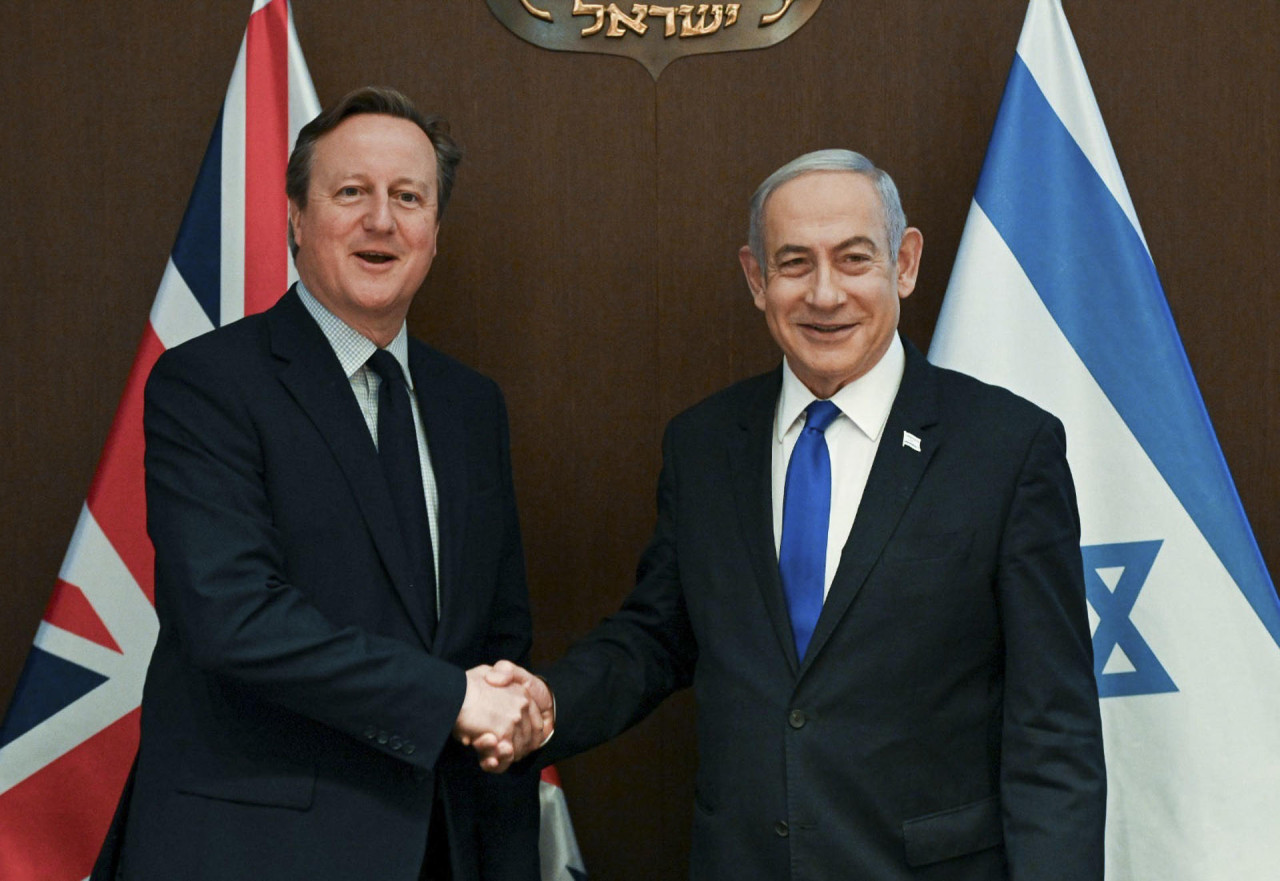 Canciller británico, David Cameron y Benjamín Netanyahu, primer ministro israelí. Foto: EFE.